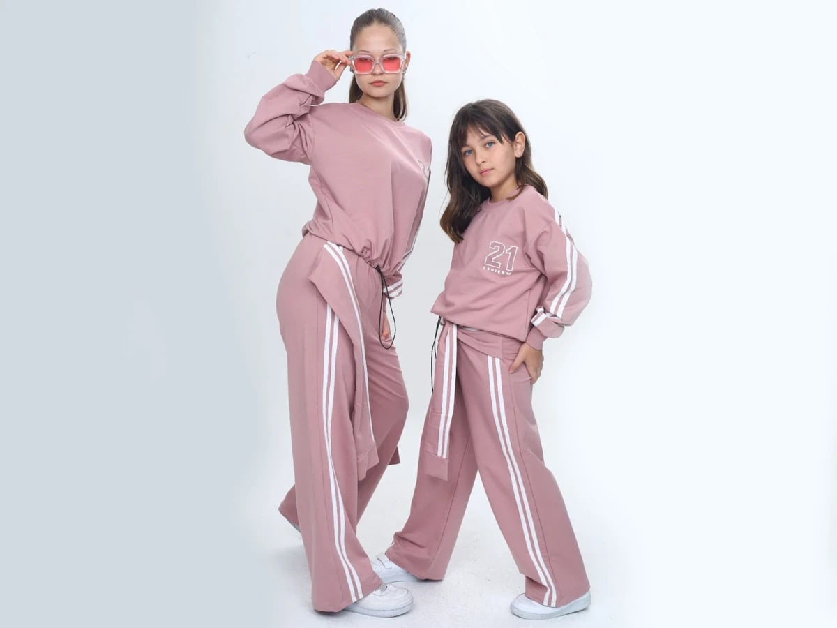 Girls' 2-Piece Tracksuit Set with Printed Sweatshirt and Wide-Leg Trousers - Vizviz - by Peralane