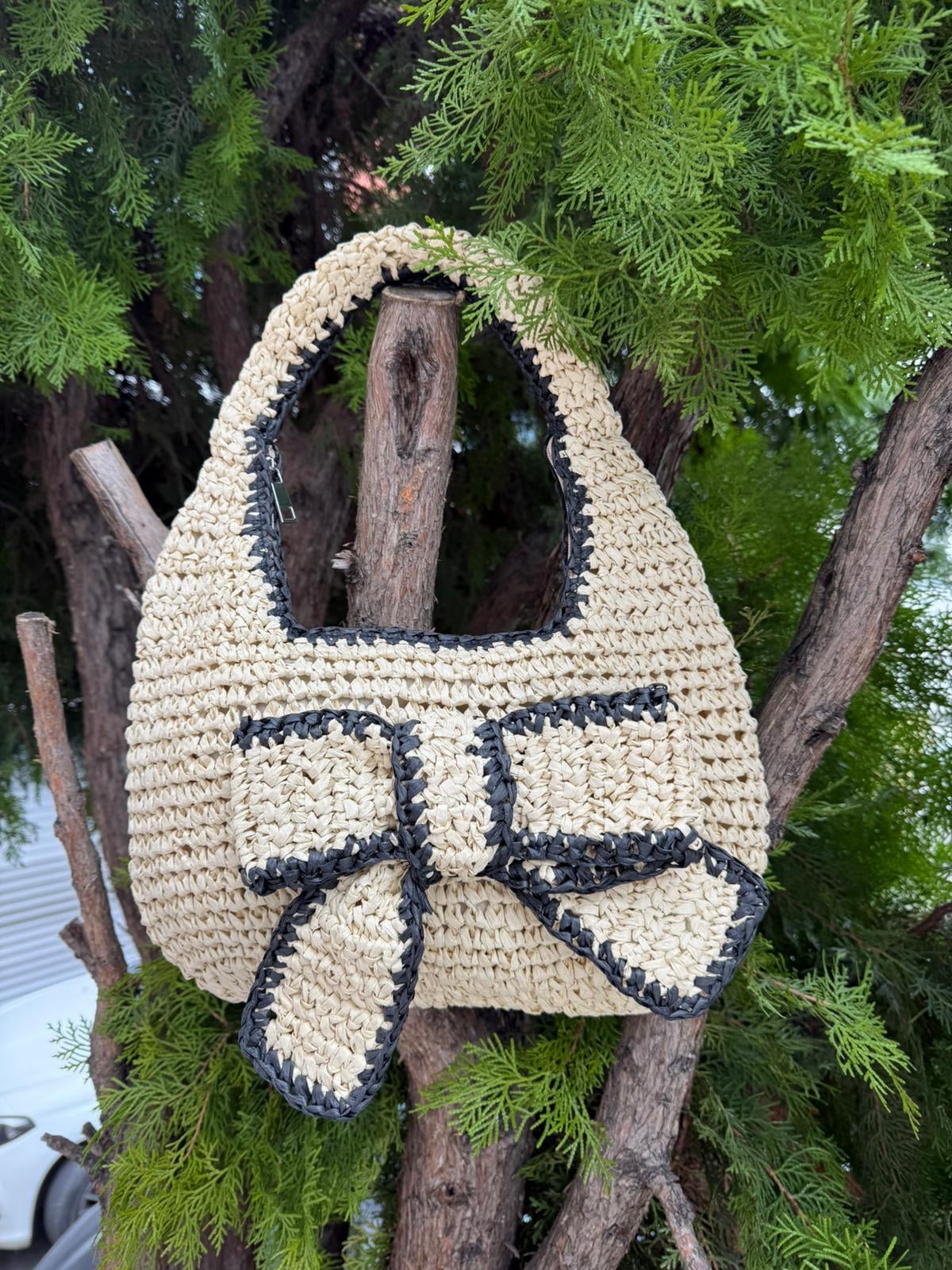 Beige Woven Straw Bag with Black Bow Detail - Nesvay - by Peralane - photo 2