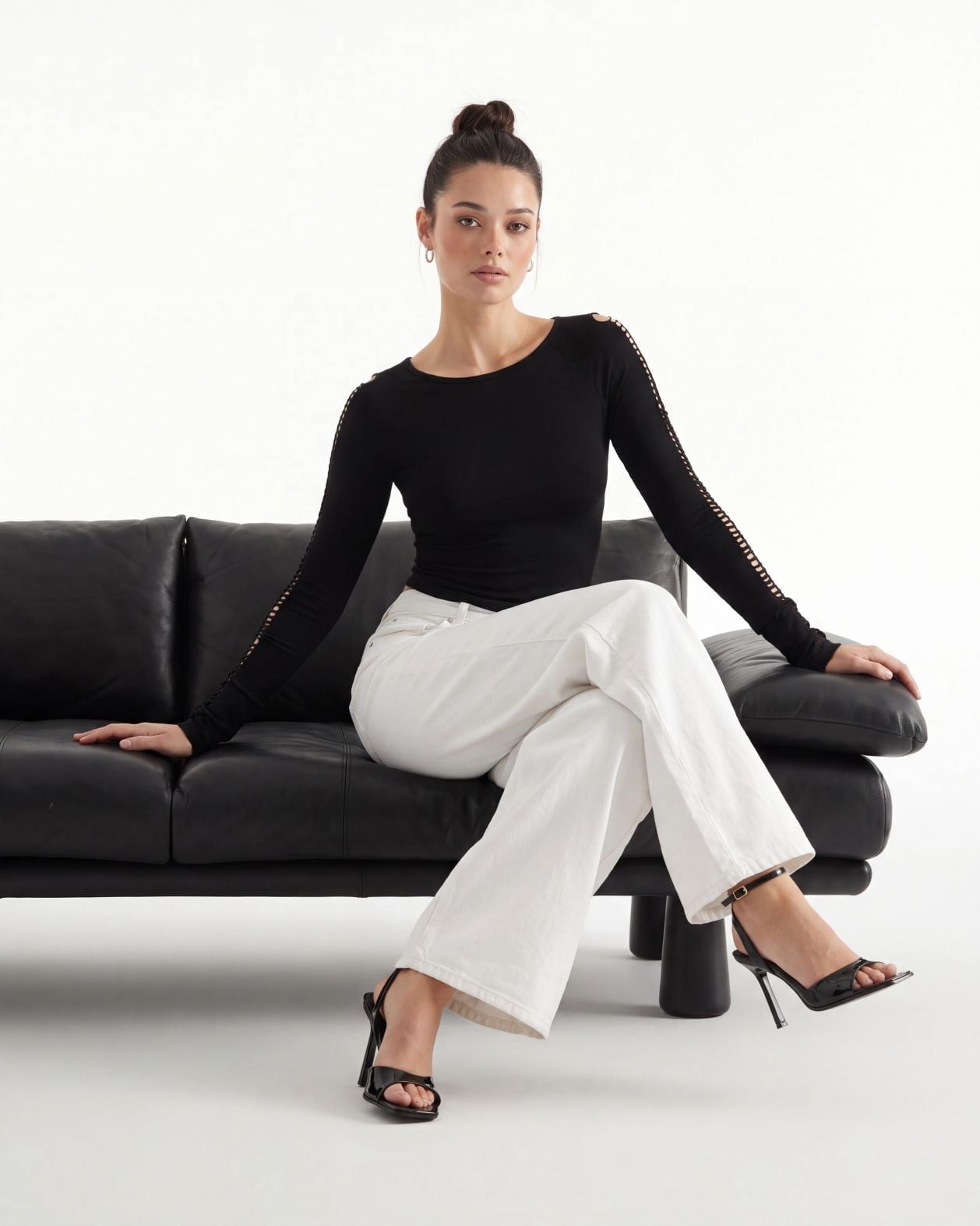 Black Long-Sleeved Cropped Knit Top with Cut-Out Sleeves - Fame - by Peralane - photo 3