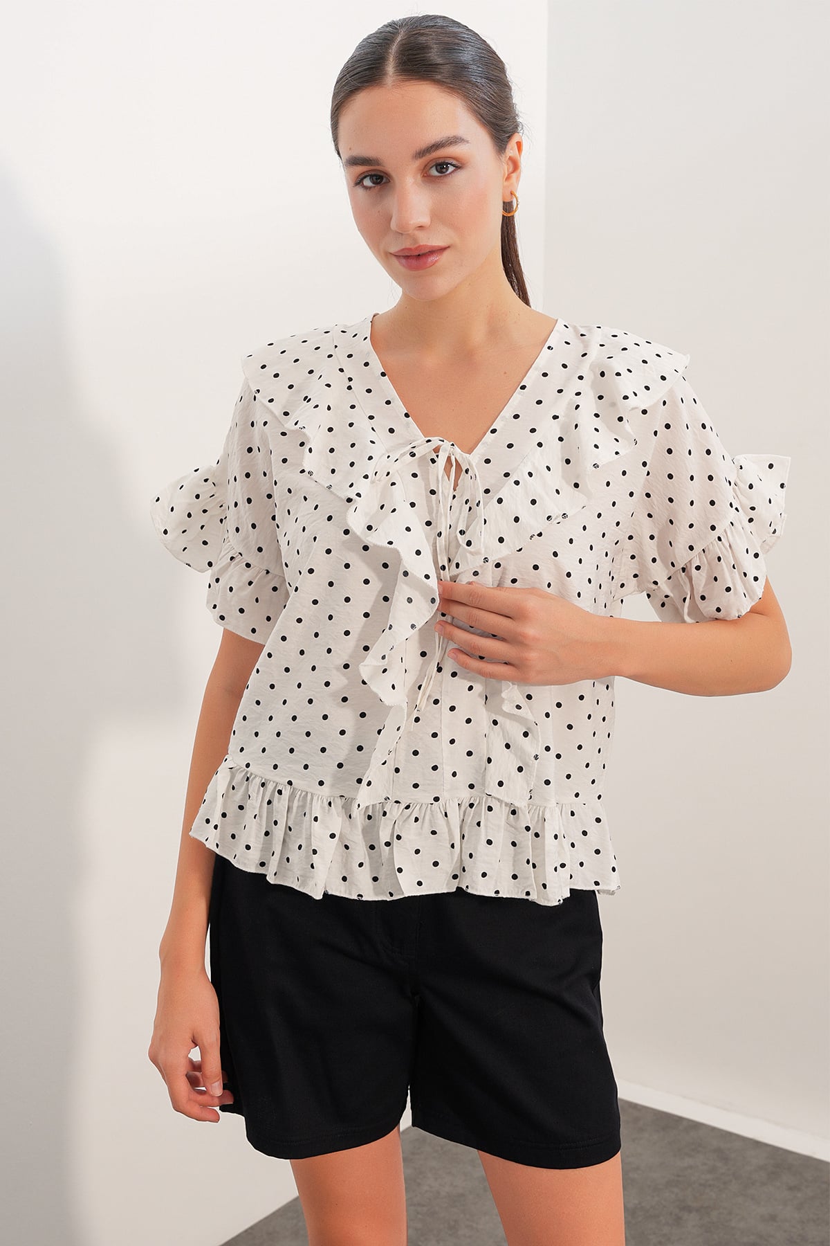 Women's Short Sleeve Ruffle Blouse 40032 - White with Polka Dot Print - Bigdart - by Peralane - photo 3