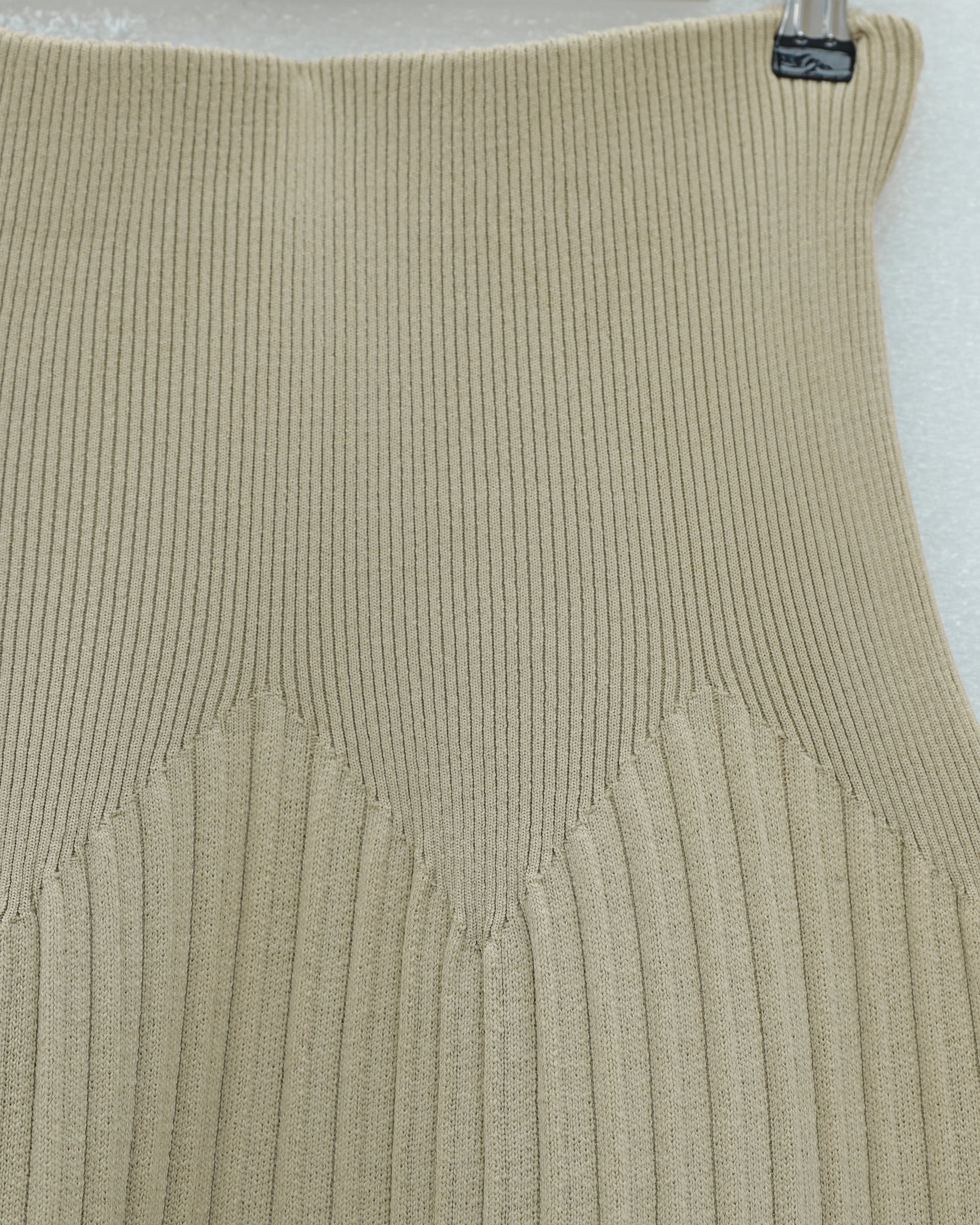 Cream Ribbed Knit Midi Skirt with Scalloped Waistband - Podyumplus - by Peralane - photo 5