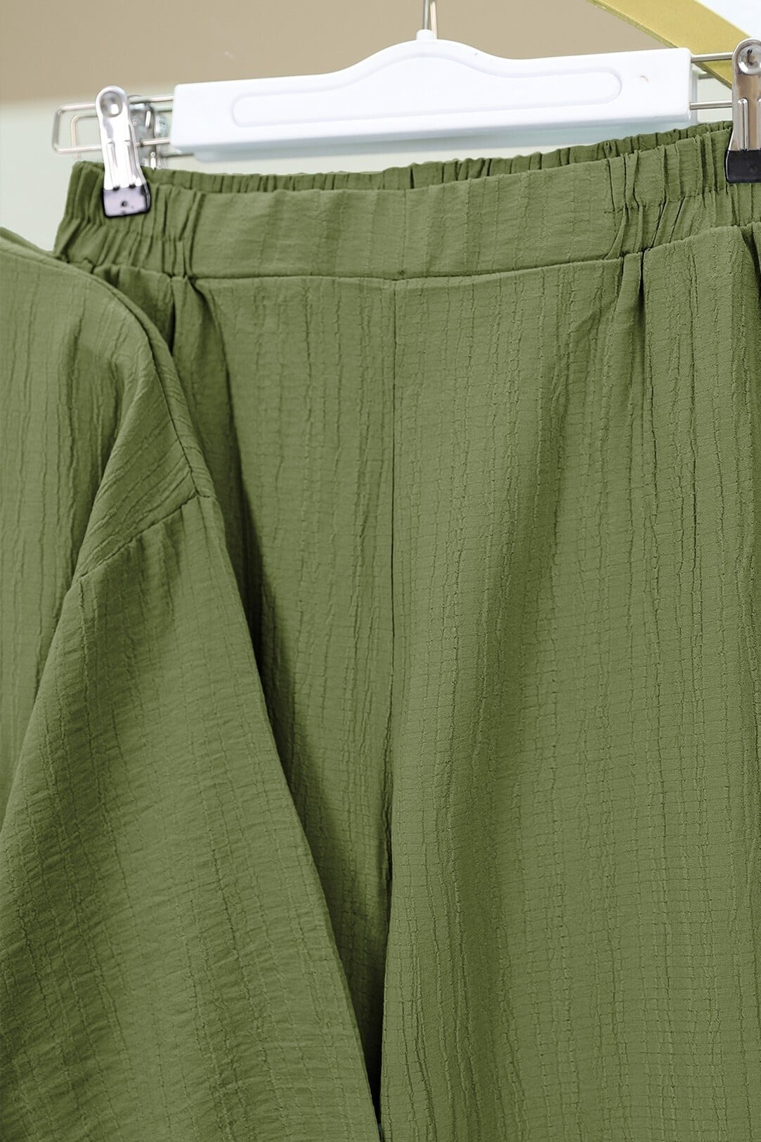 Crinkle Two-Piece Set with Double Tie Front and Wide-Leg Trousers - Olive Green - Podyumplus - by Peralane - photo 6