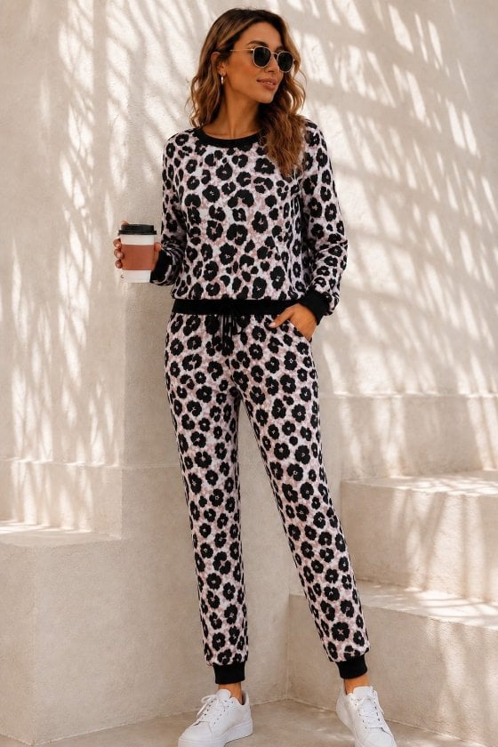 Women's Two-Piece Leopard Print Loungewear Set with Sweatshirt and Trousers - Janes - by Peralane