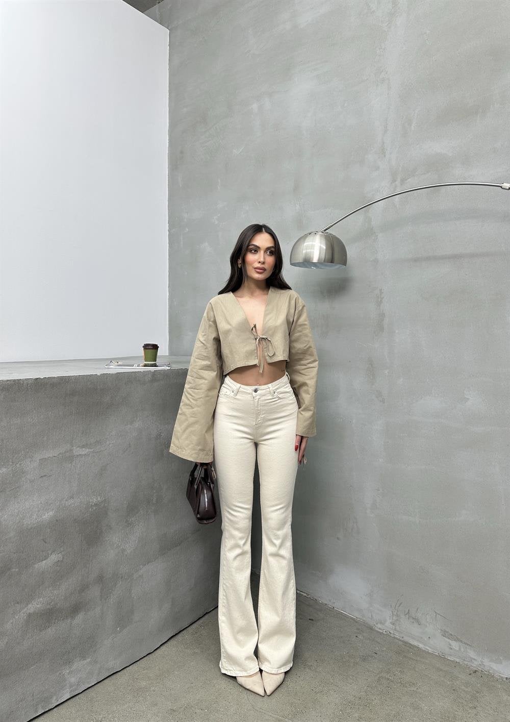 High Waist Slim Fit Spanish Flare Jeans in Natural Beige - Lacarino Jeans - by Peralane - photo 4