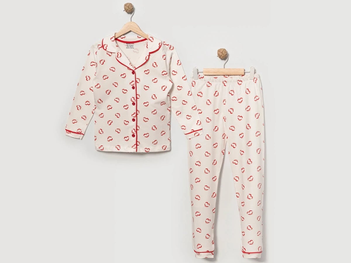 Kiss Print Buttoned Collar Girls' Pyjama Set - Dolas - by Peralane