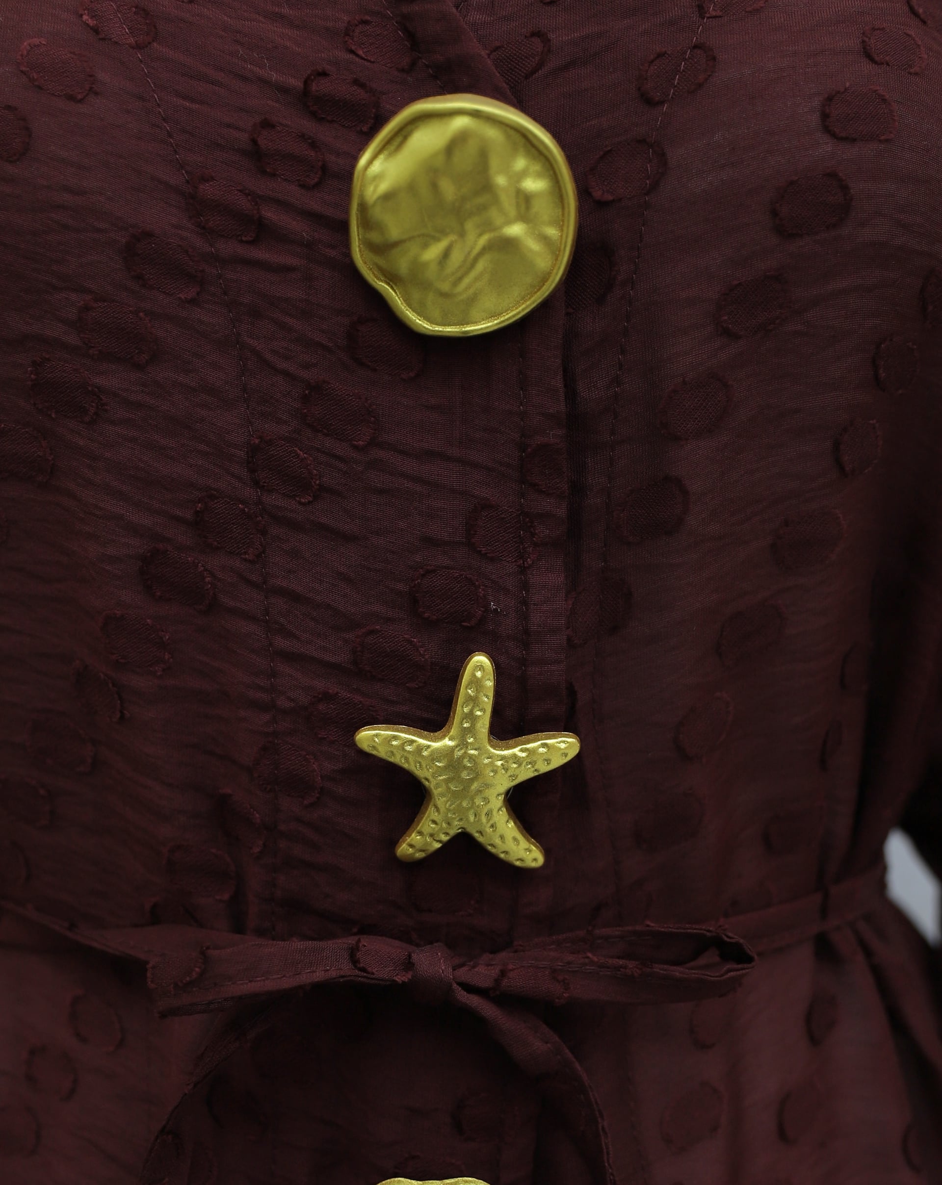 Burgundy Brooch Detail Side-Slit Jacquard Kimono - Podyumplus - by Peralane - photo 7