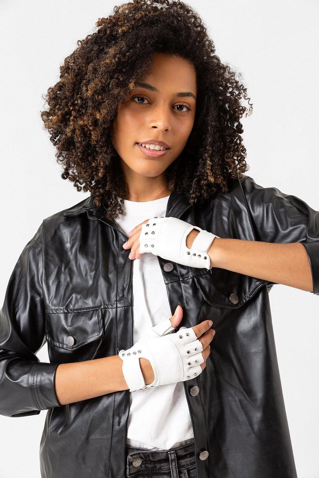 White Fingerless Gloves with Silver Studs - Nesvay - by Peralane - photo 4