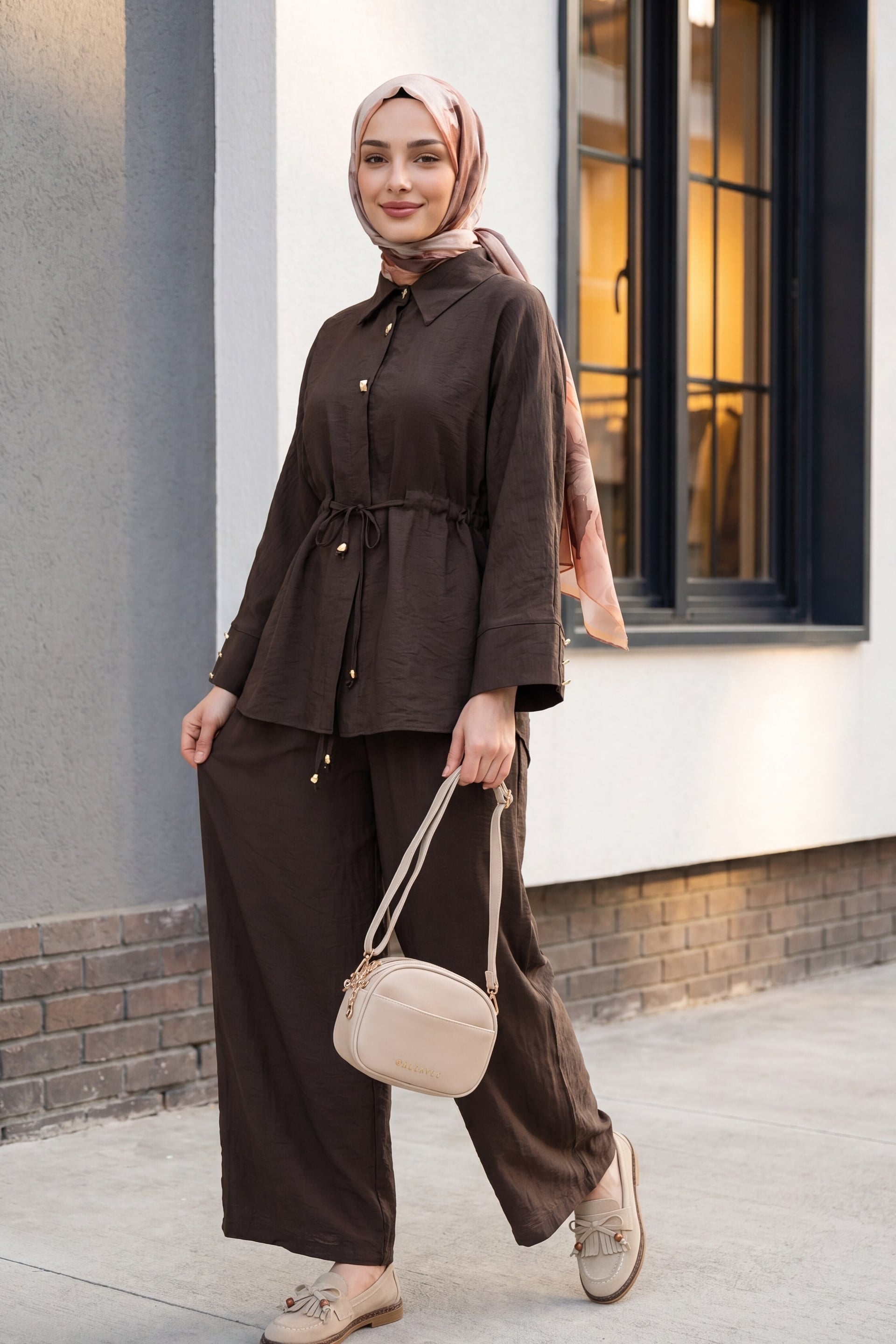 Cotton Crinkle Two-Piece Set with Tunnel Lace-Up Waist Trousers - Dark Brown - Podyumplus - by Peralane - photo 2