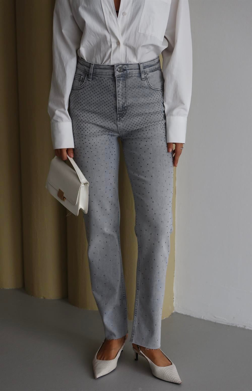 High-Waist Straight Leg Rhinestone Jeans in Light Grey - Lacarino Jeans - by Peralane