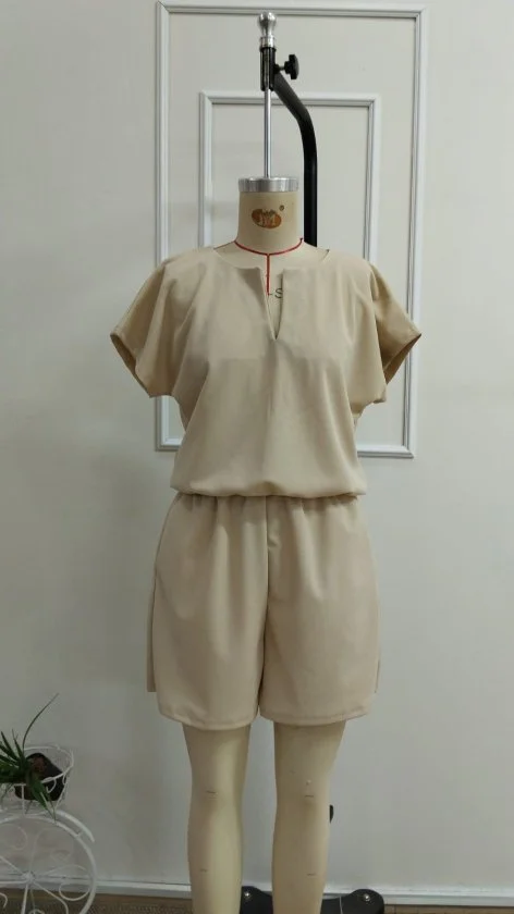 Women's Short-Sleeve V-Neck Elasticated Waist Crepe Romper - Janes - by Peralane - photo 4