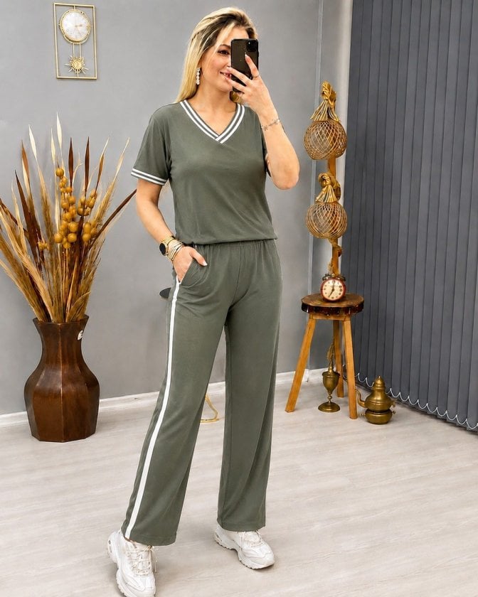 Women's V-Neck Short Sleeve Jersey Top and Trousers Loungewear Set - Janes - by Peralane