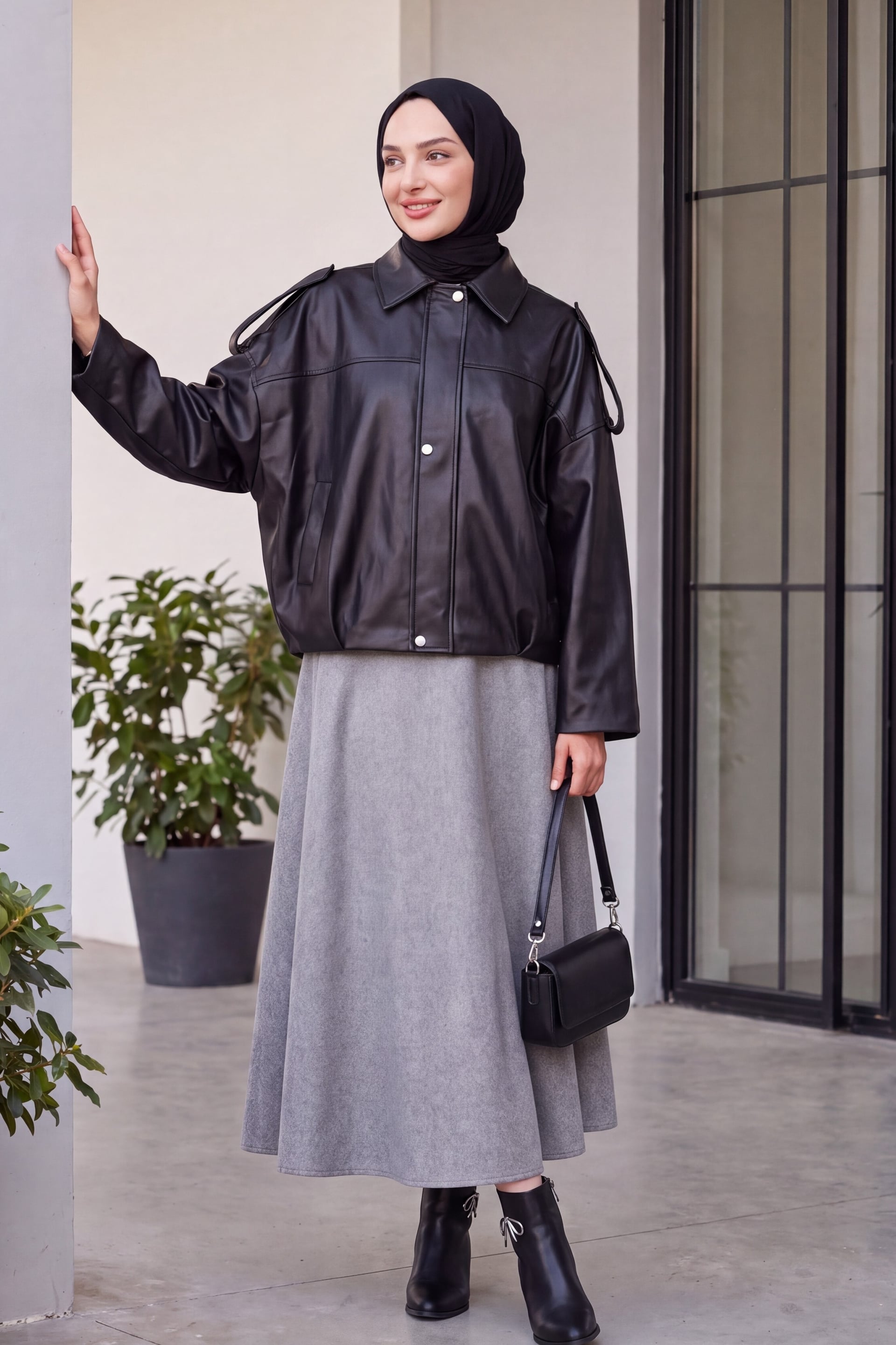 Women's Oversize Faux Leather Jacket - Black - Bigdart - by Peralane - photo 4