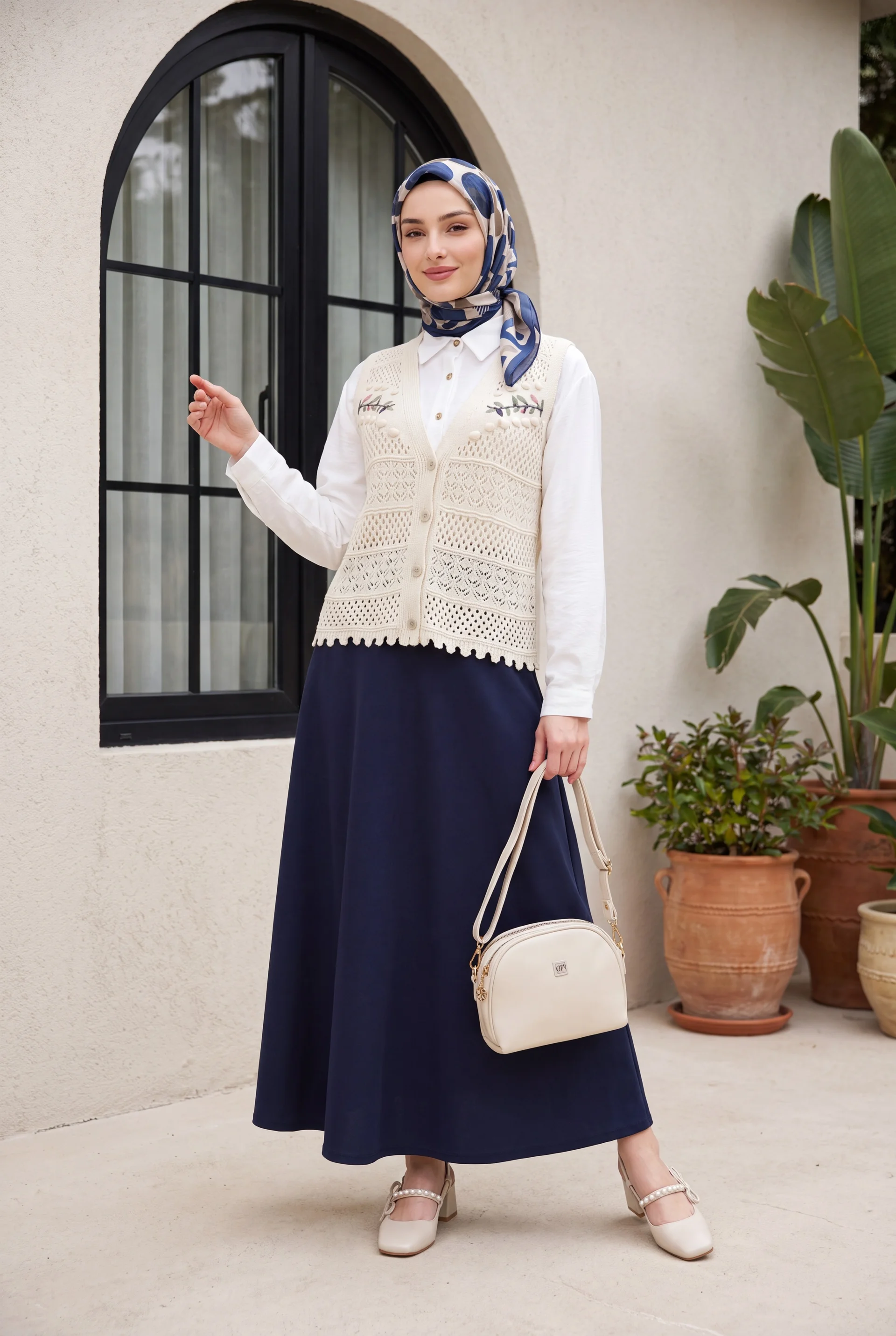 Cream Leaf Embroidery Openwork Pom-Pom Knitted Vest - Podyumplus - by Peralane - photo 3