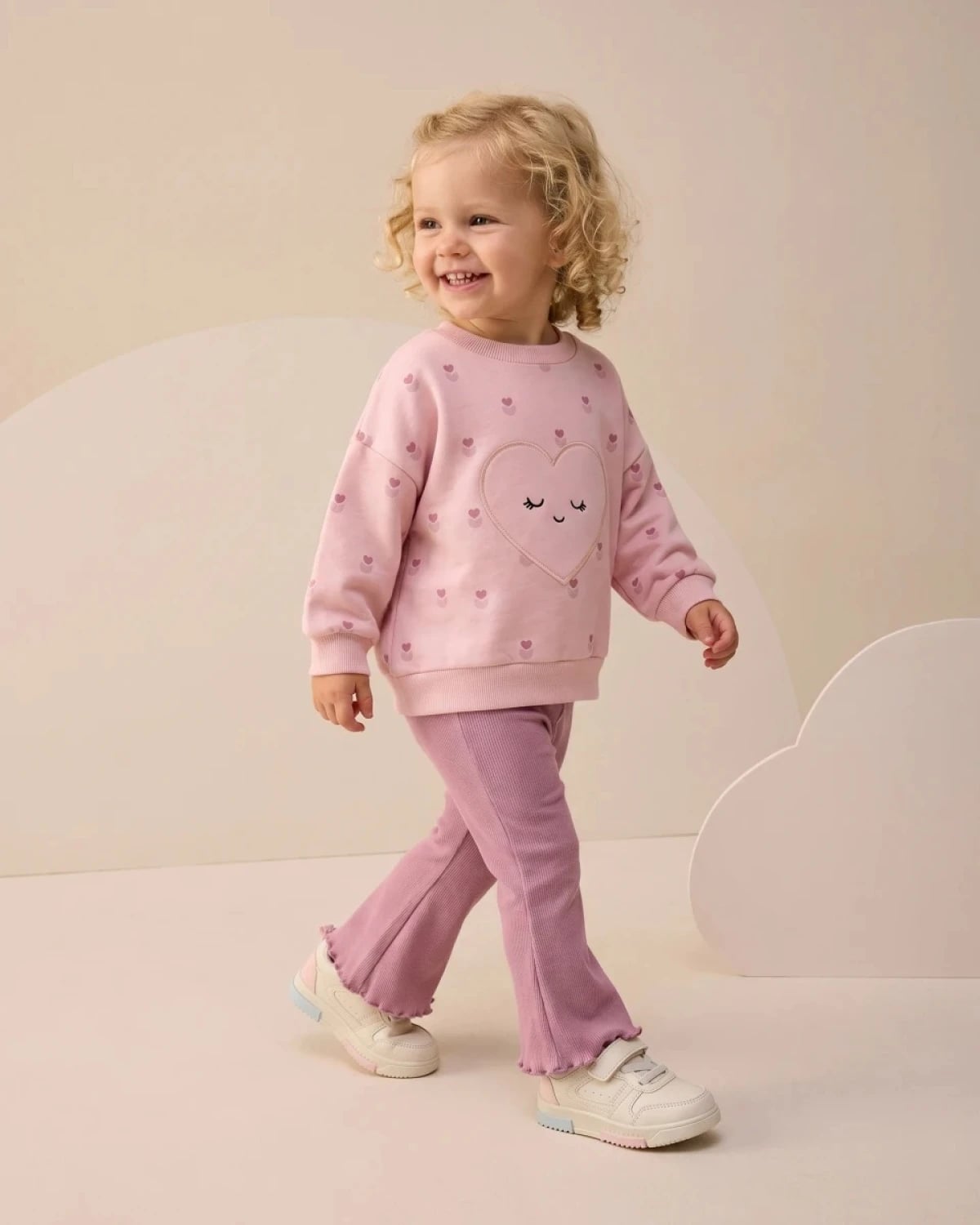 Girls' Two-Piece Set with Embroidered Heart Sweatshirt and Ribbed Trousers - Interkidsy - by Peralane