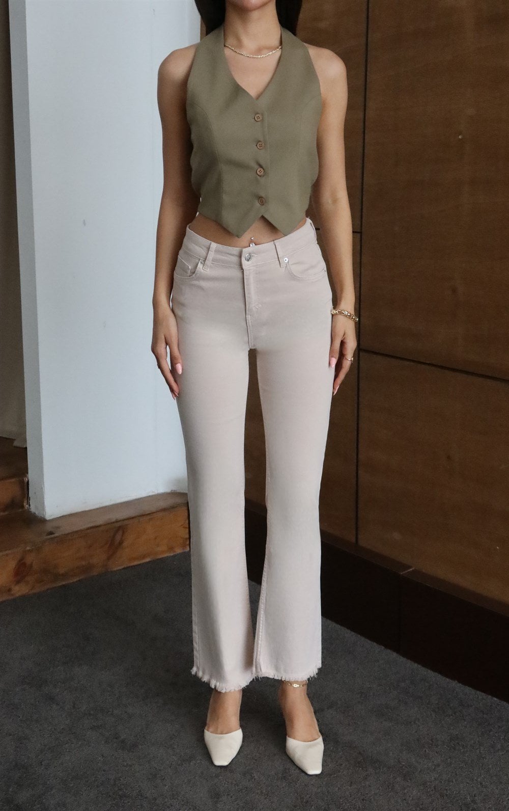 High Waist Frayed Hem Beige Jean Trousers with Olive Vest Set - Lacarino Jeans - by Peralane