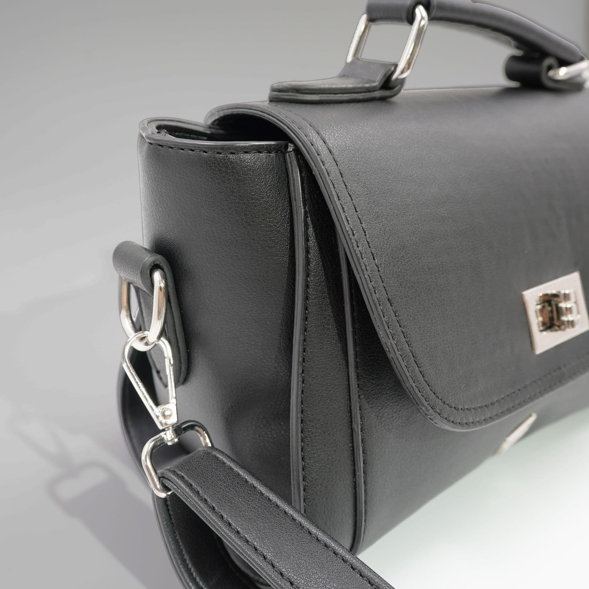 Beatriz Black Lock Women's Hand and Shoulder Bag 2005 - Aron Atelier - by Peralane - photo 2