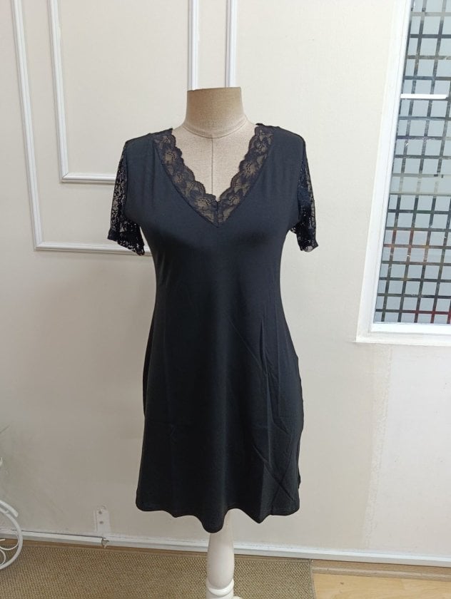 Women's Short-Sleeve Deep V-Neck Lace-Trimmed Short Viscose Night Dress - Janes - by Peralane - photo 5