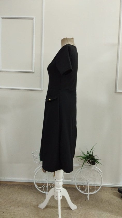 Women's Black Short-Sleeved Round Neck Midi Dress with Pocket Detail - Janes - by Peralane - photo 4
