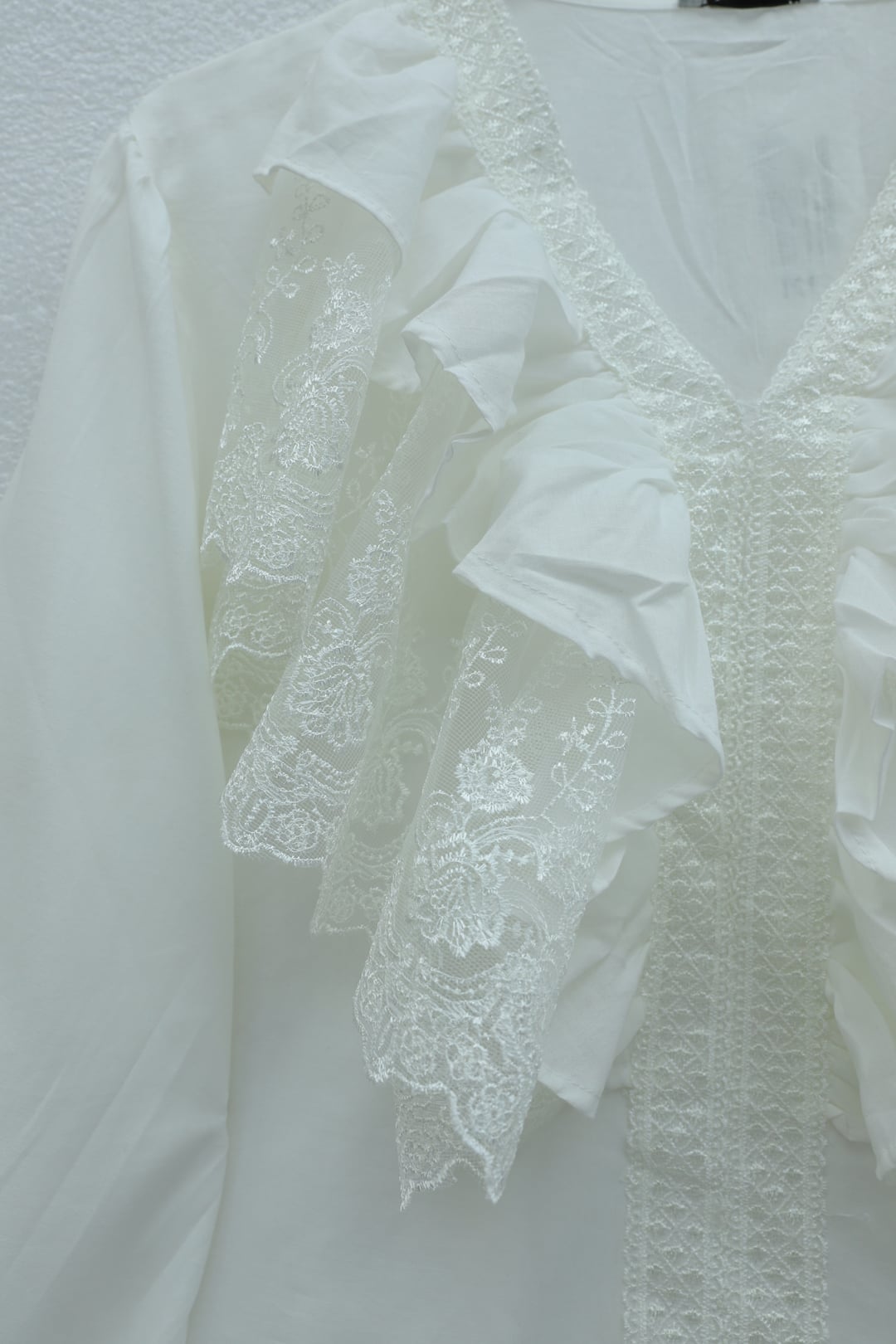 V-Neck Lace Trim Flutter Sleeve Elastic Cuff Imported Linen Look Blouse - Ecru - Podyumplus - by Peralane - photo 8