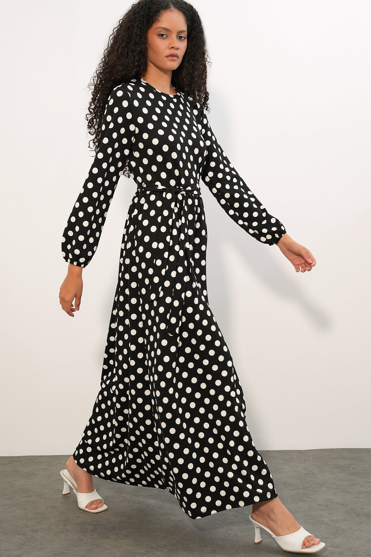 Women's Long Knitted Polka Dot Dress with Belt - Black - Bigdart - by Peralane - photo 3