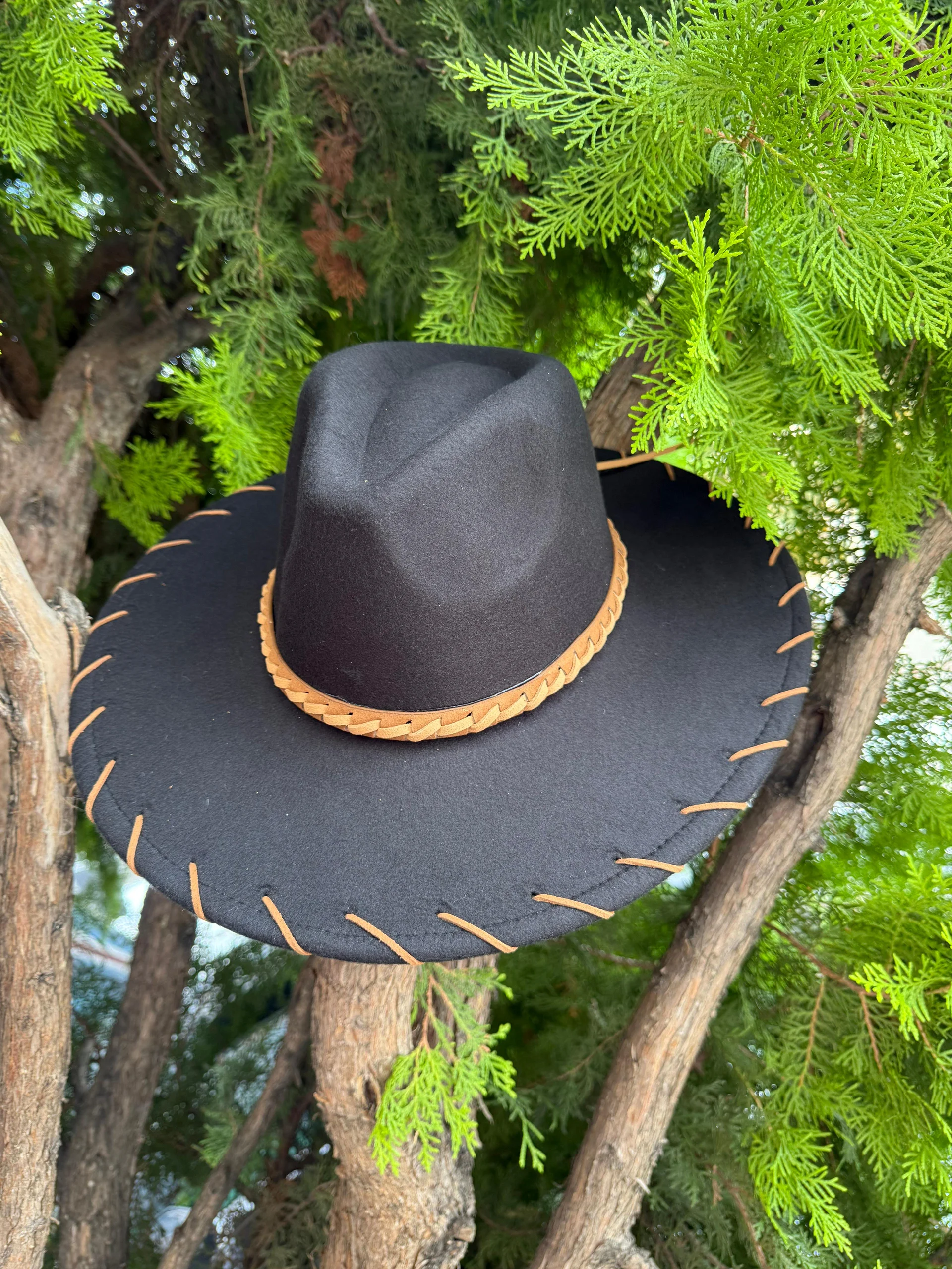 Black Felt Cowboy Hat with Braided Trim for Women - Nesvay - by Peralane - photo 2