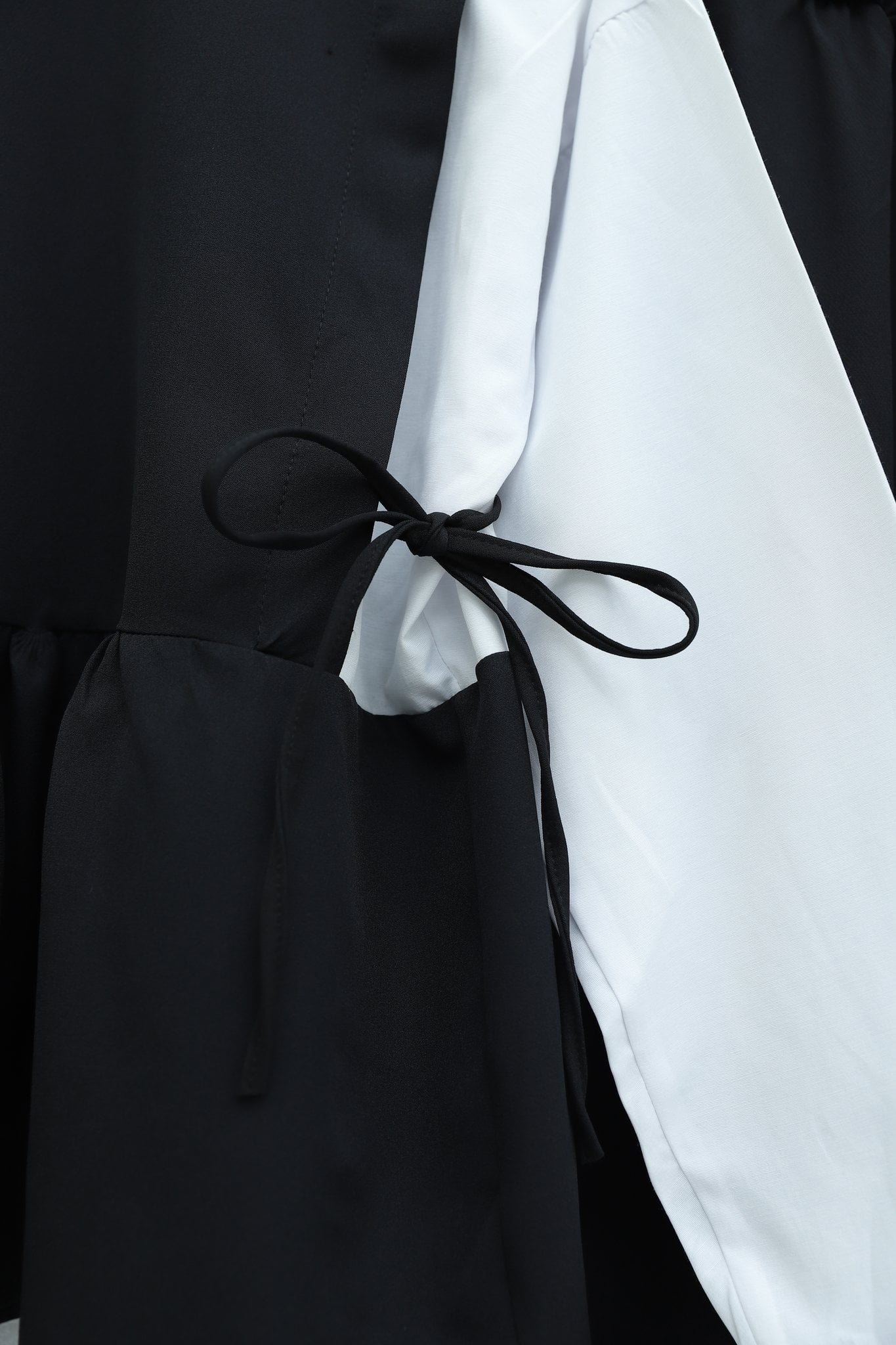 Black Sleeveless Tunic Dress with White Long-Sleeved Blouse Two-Piece Set - Podyumplus - by Peralane - photo 7