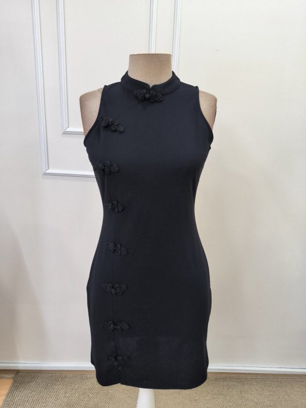 Women's Sleeveless High Collar Crepe Dress with Side Frog Closures - Janes - by Peralane - photo 4
