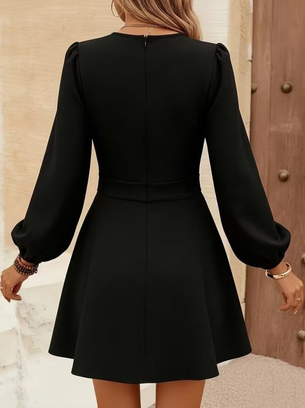 Women's Long Sleeve Wrap Collar Chain Detail Short Shimmer Crepe Dress - Janes - by Peralane - photo 3