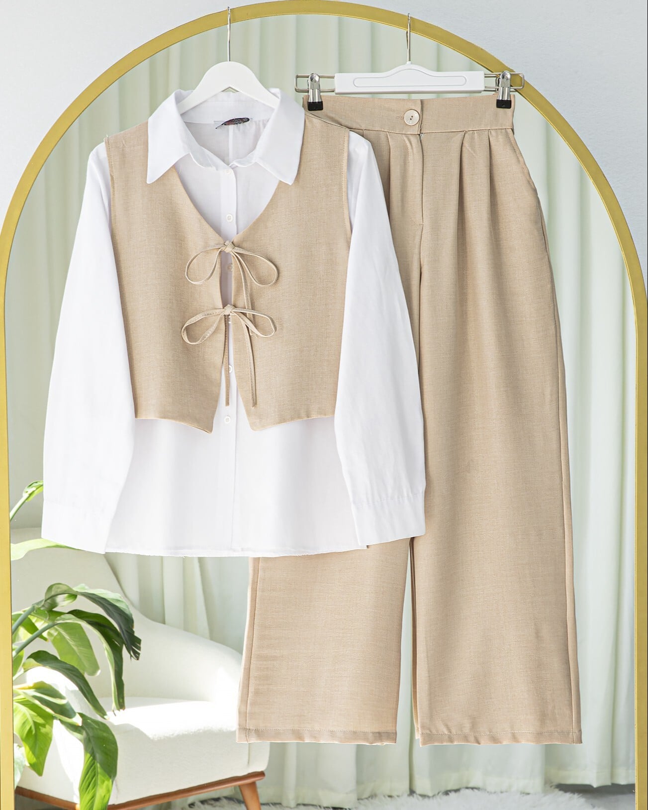 Front Laced Vest and Wide-Leg Trousers Two-Piece Set - Beige - Podyumplus - by Peralane - photo 3