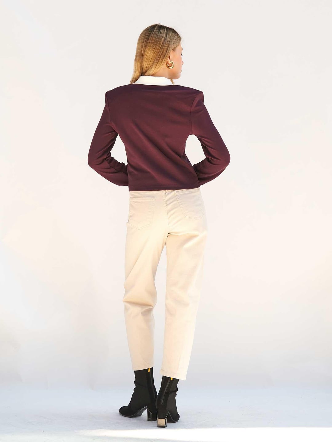 Long-Sleeved Collared Knit Blouse in Deep Plum - Lefon - by Peralane - photo 10