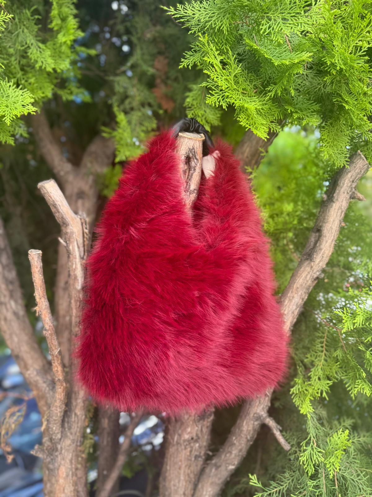 Plush Faux Fur Handbag with Faux Leather Handles - Bordeaux - Nesvay - by Peralane - photo 4