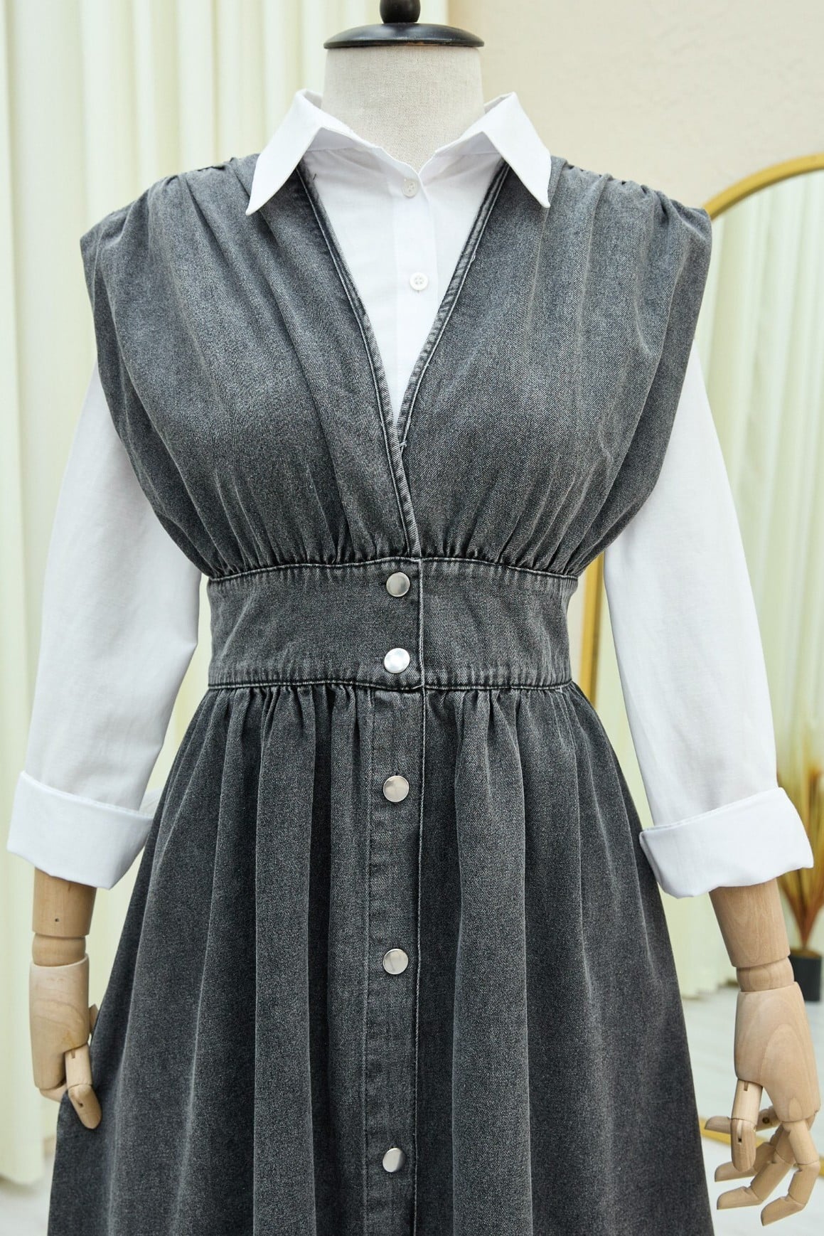 V-Neck Sleeveless Button-Front Denim Jile Dress - Smoke - Podyumplus - by Peralane - photo 4