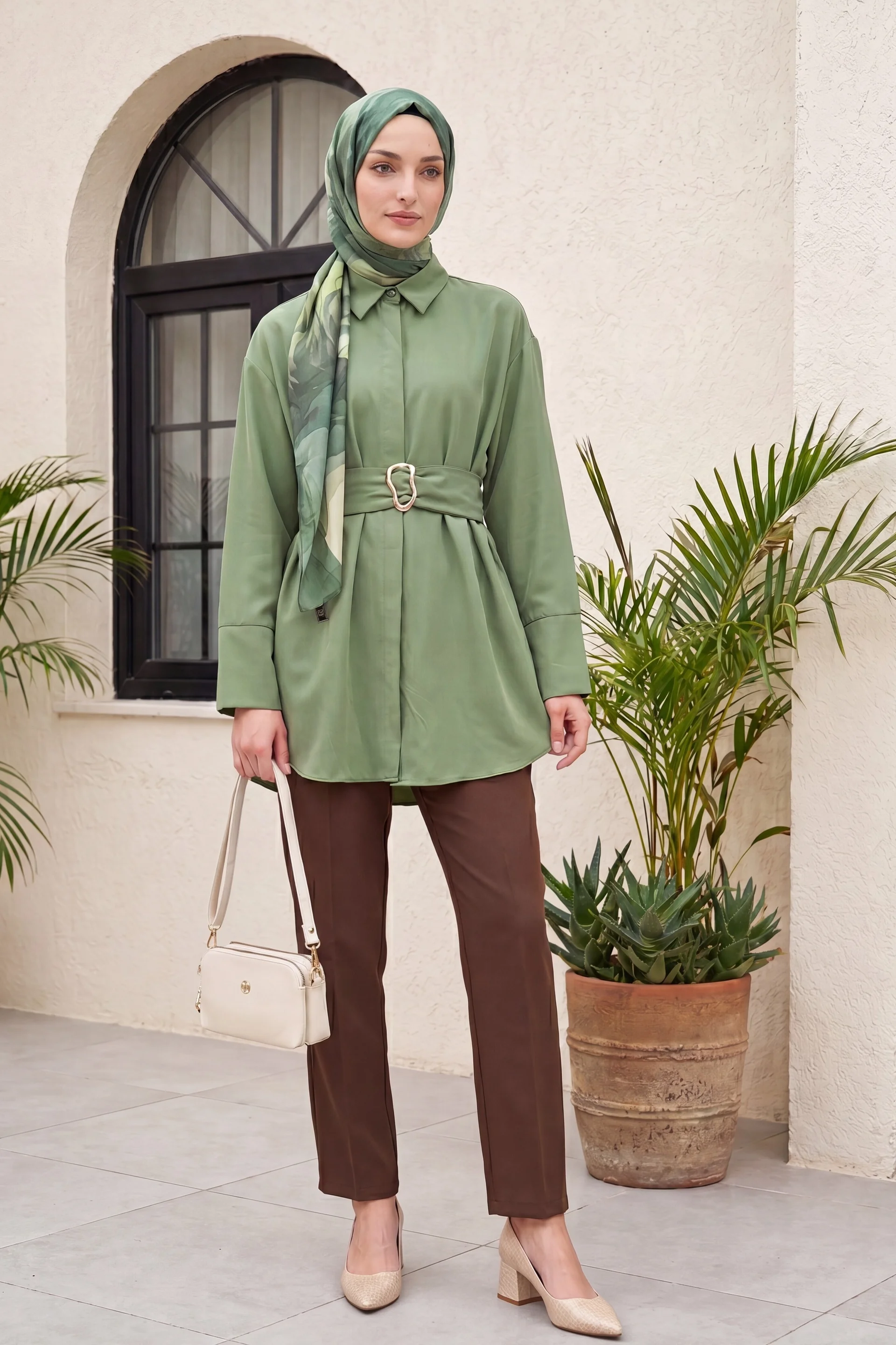 Zra Pleated Carrot Trousers - Brown - Podyumplus - by Peralane - photo 4