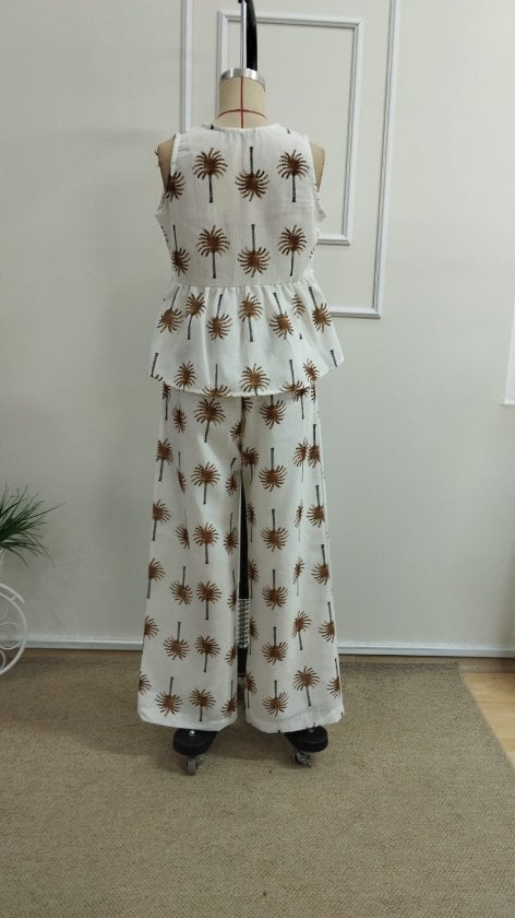 Women's Beige Palm Print Sleeveless V-Neck Tie Waist Blouse and Wide-Leg Trousers Two-Piece Set - Janes - by Peralane - photo 6