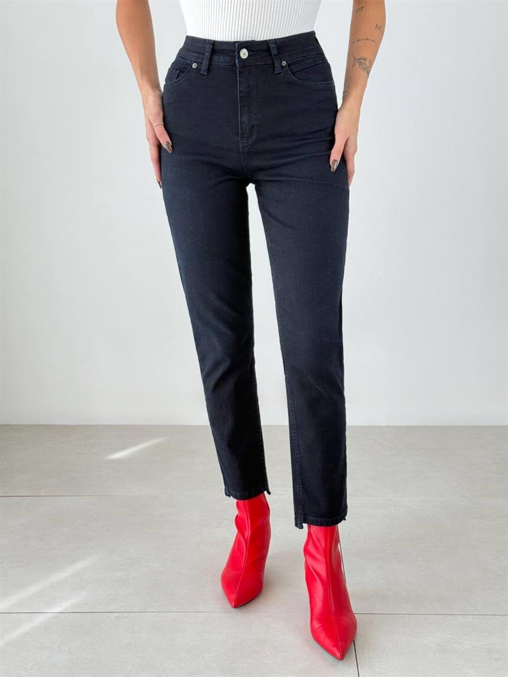 High Waist Raw Hem Black Denim Jeans - Lacarino Jeans - by Peralane