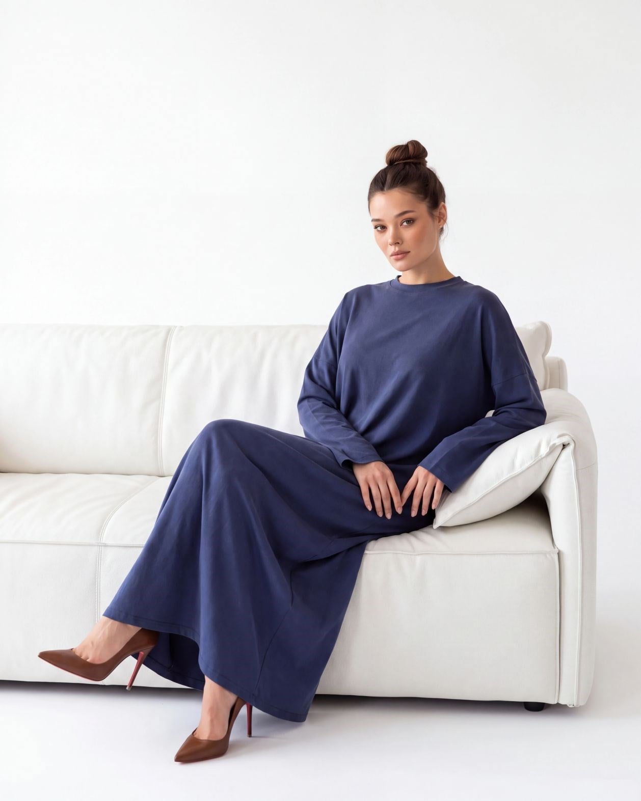 Navy Blue Long-Sleeved Maxi Dress for Women - Fame - by Peralane - photo 2