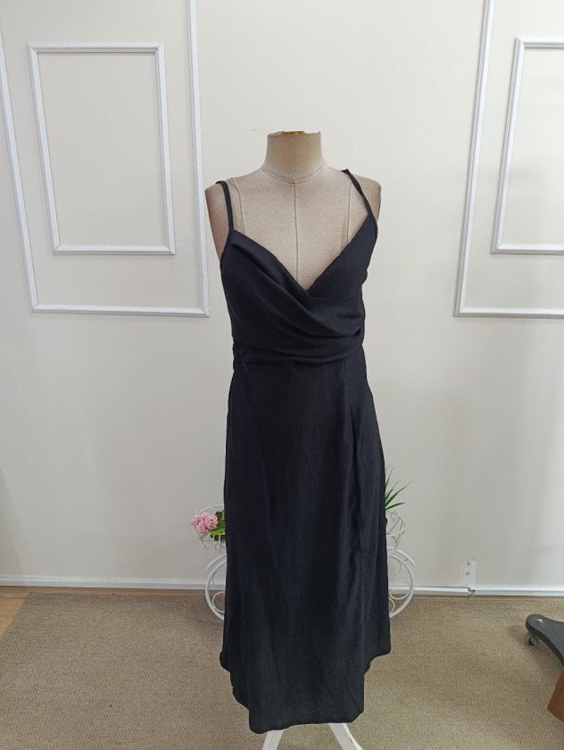 Black Spaghetti Strap Wrap Midi Dress with Side Slit - Janes - by Peralane - photo 6