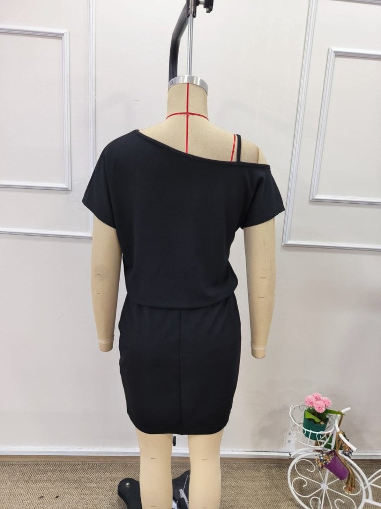 Women's Short-Sleeved Asymmetrical Neckline Knit Dress with Gold-Tone Chain Strap Detail - Janes - by Peralane - photo 9