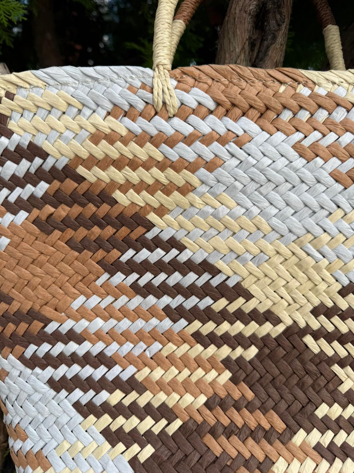 Woven Straw Tote Bag with Zig-Zag Pattern - Brown, Beige, Cream, Light Grey - Nesvay - by Peralane - photo 3