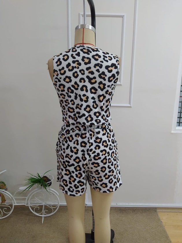 Women's Off-Shoulder Crop Top and Shorts Two-Piece Set with Leopard Print - Janes - by Peralane - photo 8