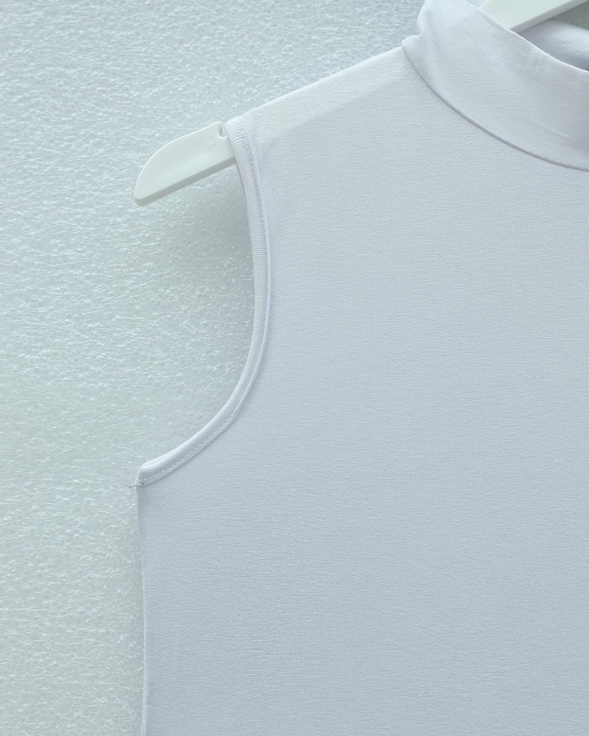 White High Neck Sleeveless Knit Top for Women - Podyumplus - by Peralane - photo 4