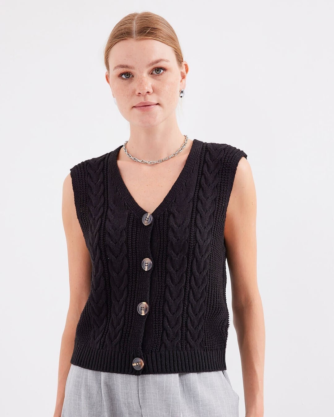 Black Buttoned Short Knitted Vest - Bigdart - by Peralane