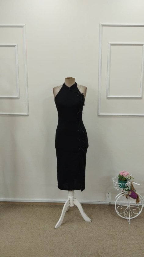 Women's Sleeveless Midi Dress with Halter Neckline and Side Tie Details - Janes - by Peralane - photo 4