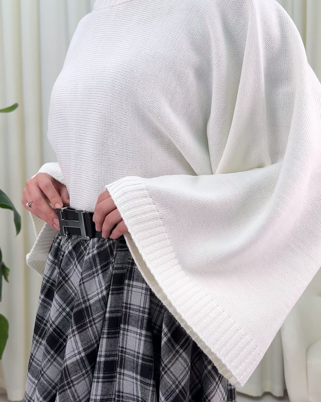 Half Mock Neck Crop Knit Sweater - White - Podyumplus - by Peralane - photo 6