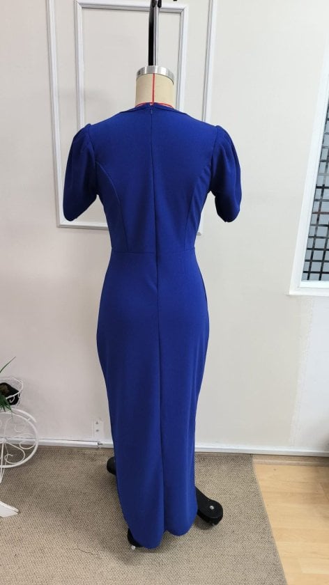 Women's Short Sleeve Wrap V-Neck Side Slit Crepe Dress with Floral Waist Detail - Janes - by Peralane - photo 5