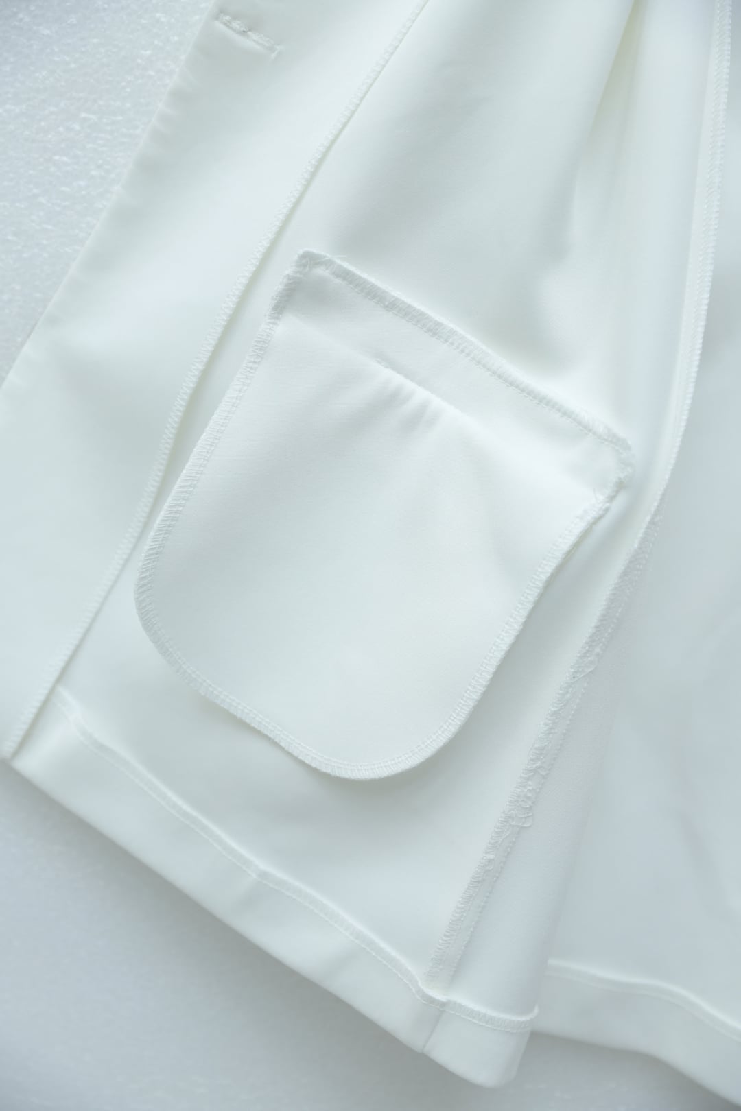 White Single-Button Lycra Jacket with Pockets - Podyumplus - by Peralane - photo 3