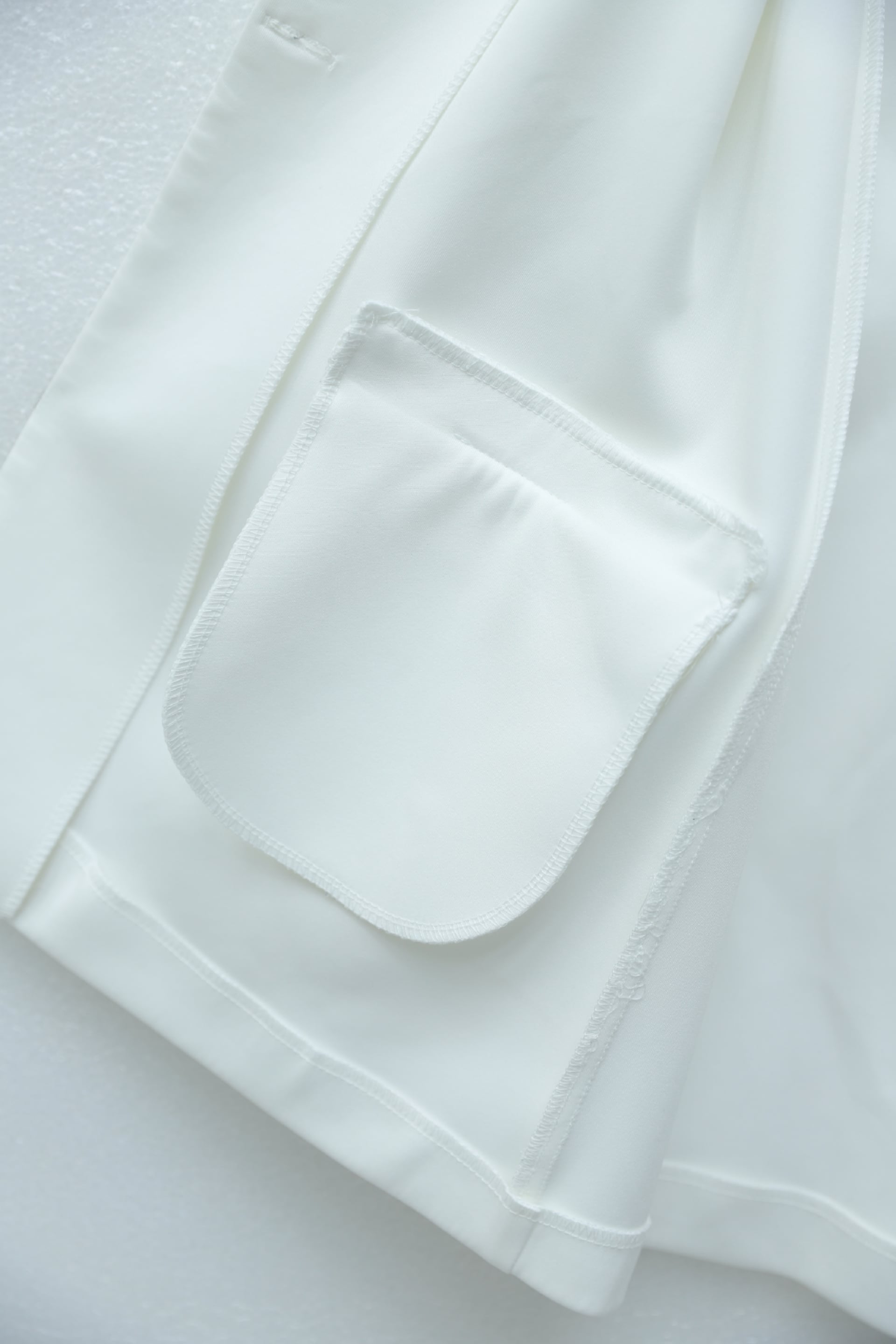 White Single-Button Lycra Jacket with Pockets - Podyumplus - by Peralane - photo 3