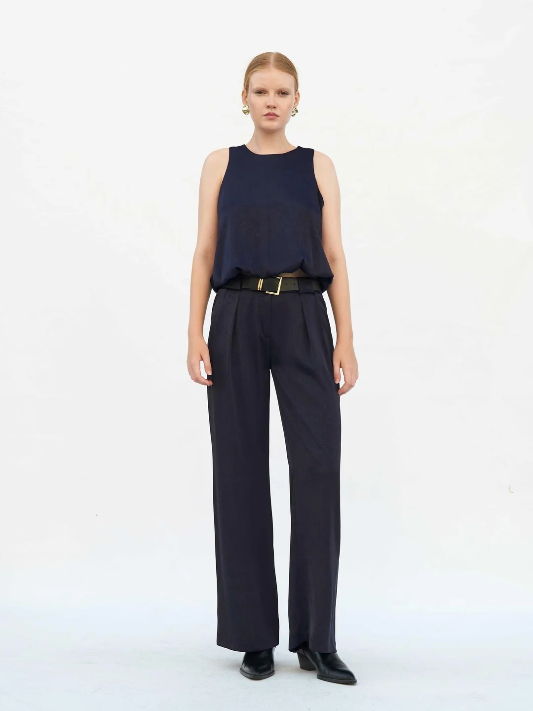 Navy Pleated Wide-Leg Trousers with Belt - Lefon - by Peralane