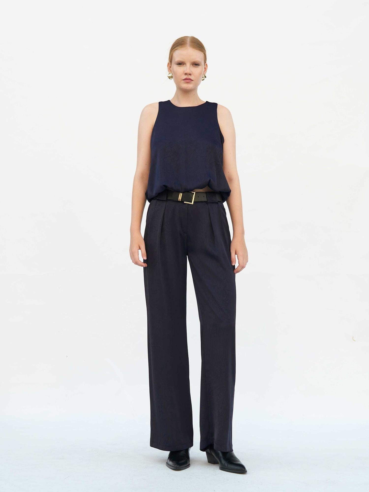 Navy Pleated Wide-Leg Trousers with Belt - Lefon - by Peralane