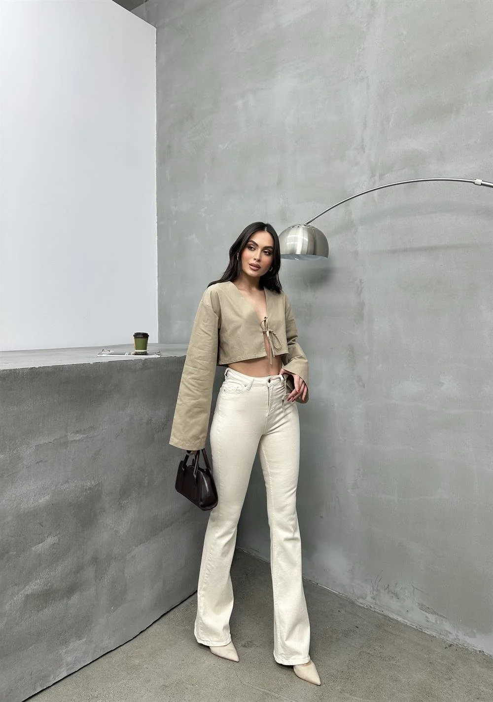High Waist Slim Fit Spanish Flare Jeans in Natural Beige - Lacarino Jeans - by Peralane